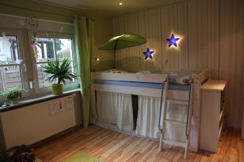 Skandinavisch 'Kinderzimmer von Tom Elias'