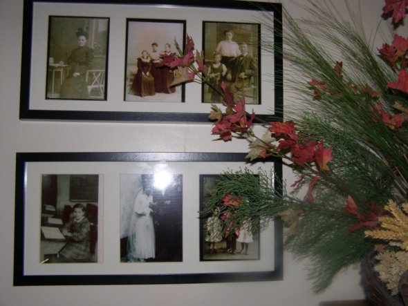 Ahnengallerie, auf den Bildern sind meine UrUrgrossmutter, meine Urgrossmutter mit ihren Schwestern, Meine Oma und ihre Eltern, meine Mutter in der Sc