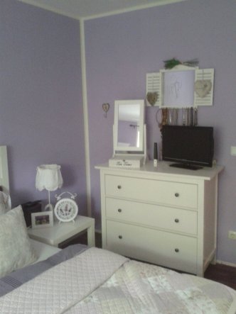 Das Schlafzimmer erstrahlt in neuem Glanz und neuer Farbe :-)