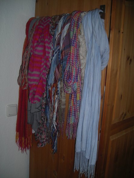 eine für mich super Lösung für meine große Anzahl an Tüchern und Schals