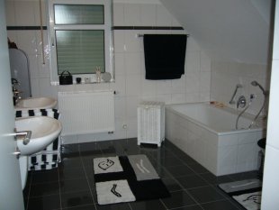 Mein Bad in schwarz/weiß